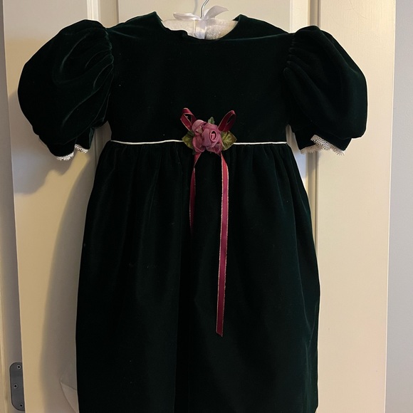 Girls formal christmas dress - Picture 2 of 2
